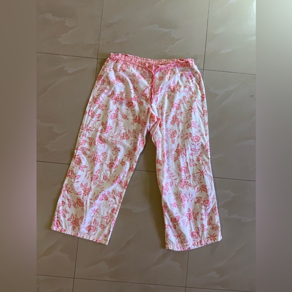 Gap lightweight floral pink Capri pants in size M wide legs - Picture 6 of 13